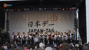 جانب من العروض الغنائية في اليوم الياباني (Japantag)